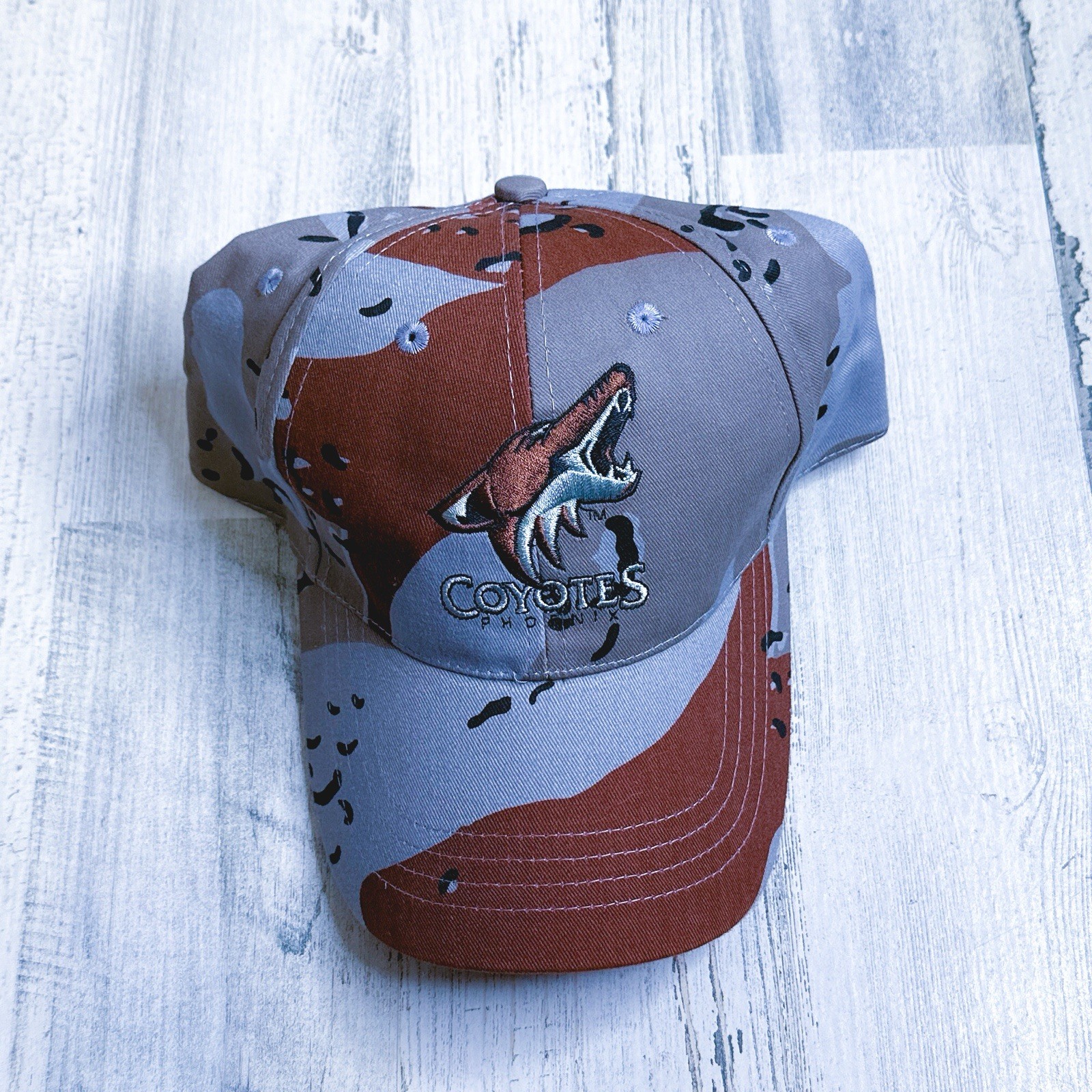 Phoenix Coyotes Hat OSFA Gray/Brown Camo Mesh Howling Logo Promo SGA NHL
