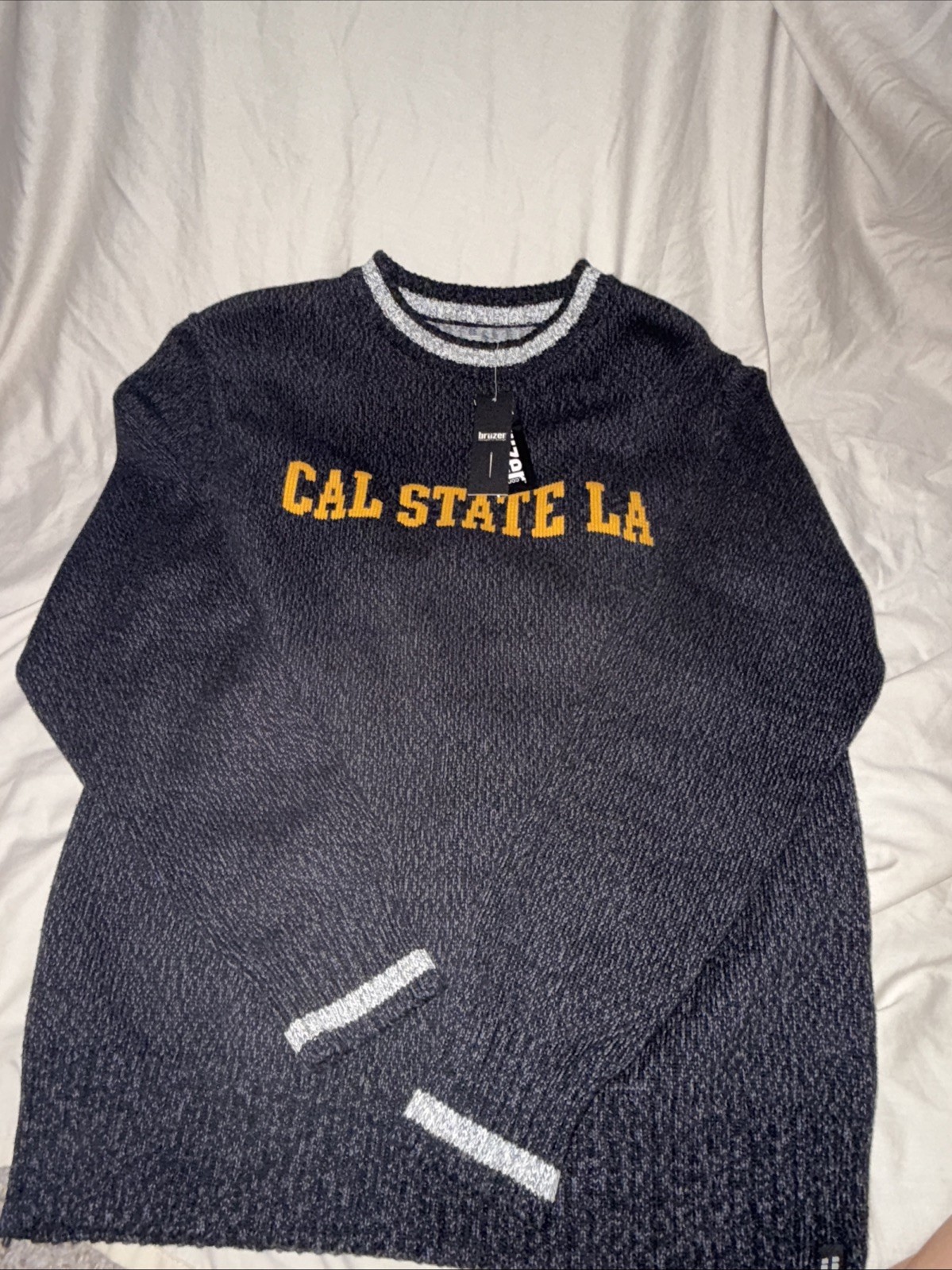 bruzer.com Cal State Los Angeles sweater! gray medium. Retails For 120.00