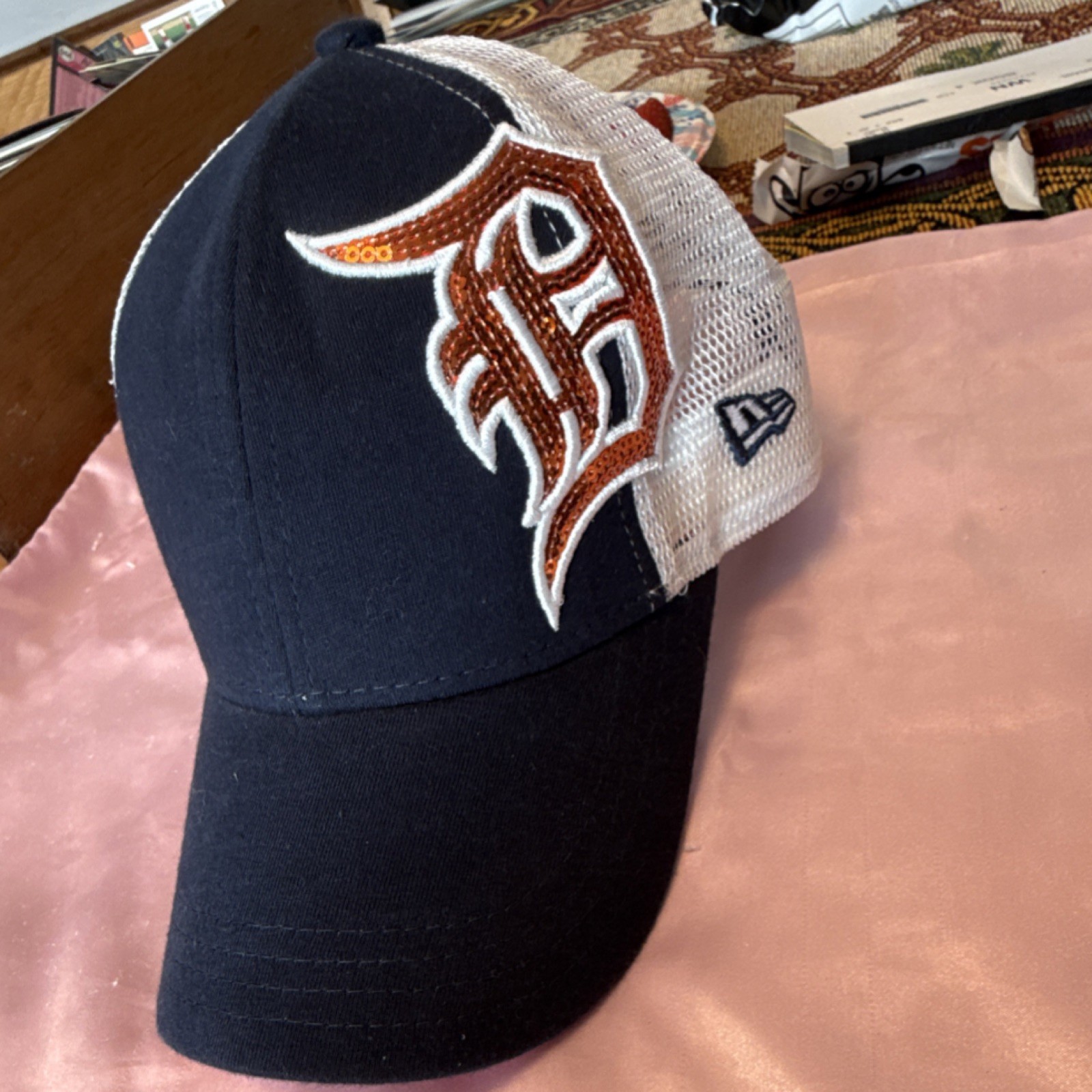 New Era 9FORTY Youth Detroit Tigers Sequin Logo Mesh Cap Navy White Orange