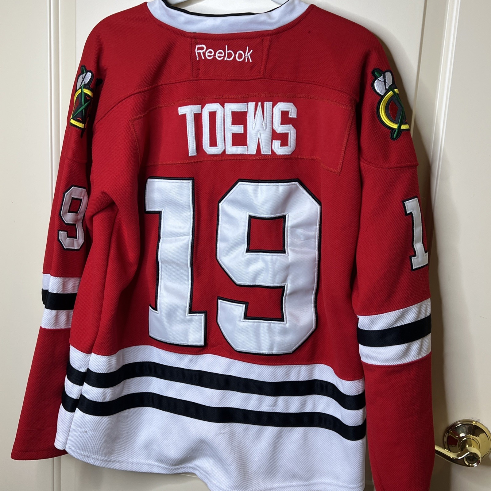 Authentic Chicago Blackhawks Jonathan Toews #19 Stanley Cup 2013 Size 48 Hockey