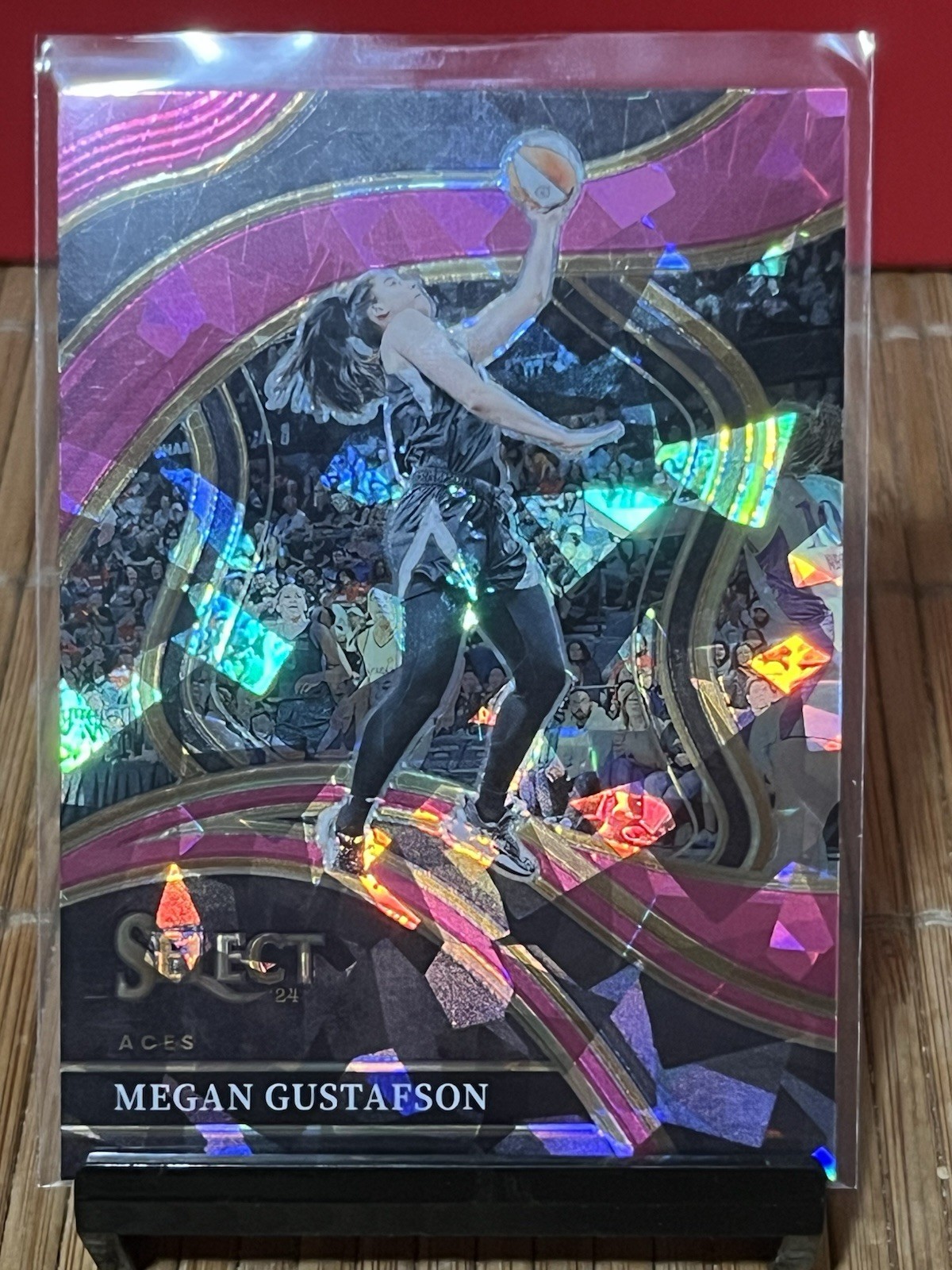 2024 Panini Select WNBA Courtside Pink Ice Prizm Megan Gustafson #204 3d3