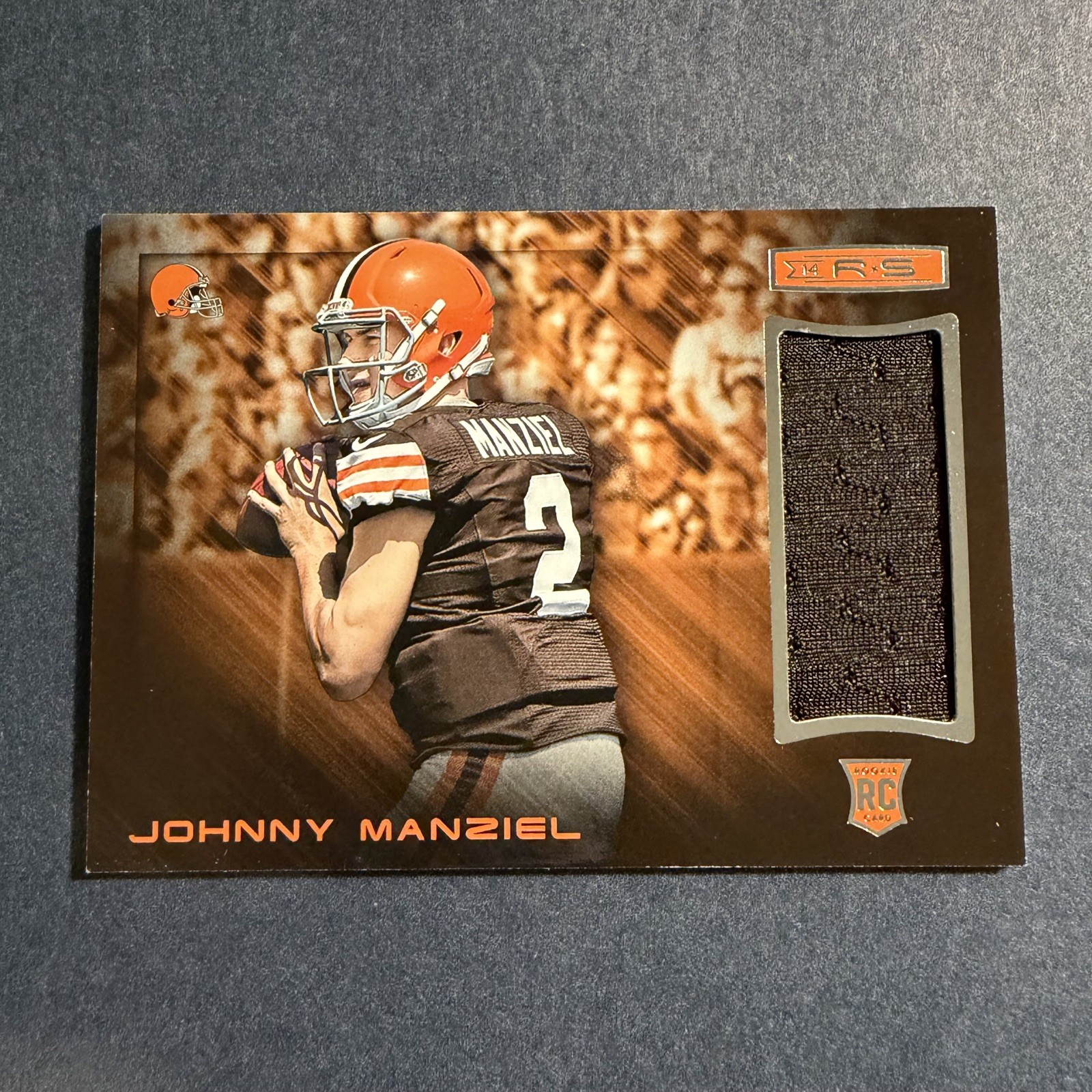 2014 Panini Rookies & Stars – Rookie Materials Johnny Manziel #24 (MEM, RC)