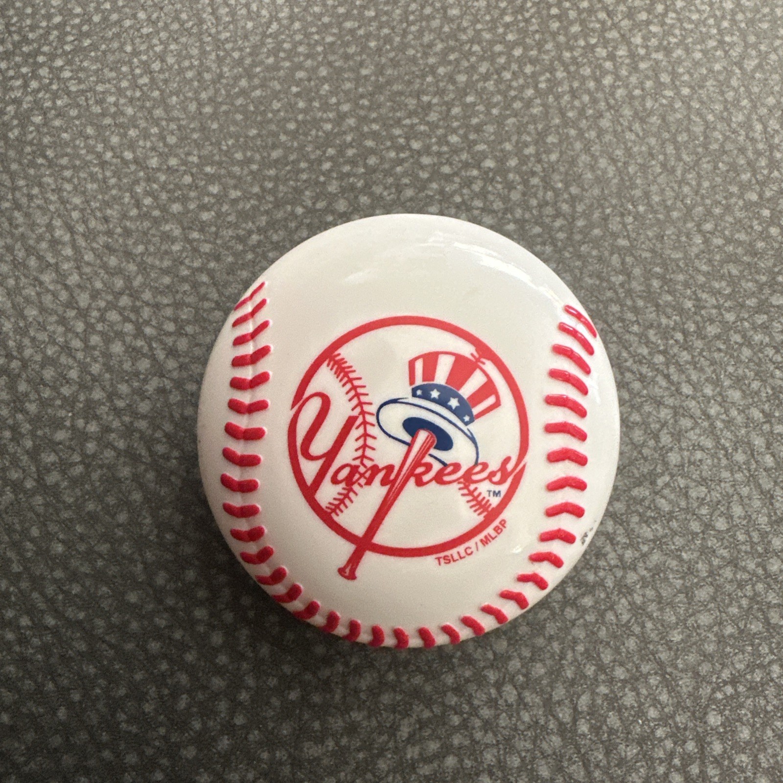 New York Yankees chip clip holder fridge magnet paper holder New MLB licensed 3″