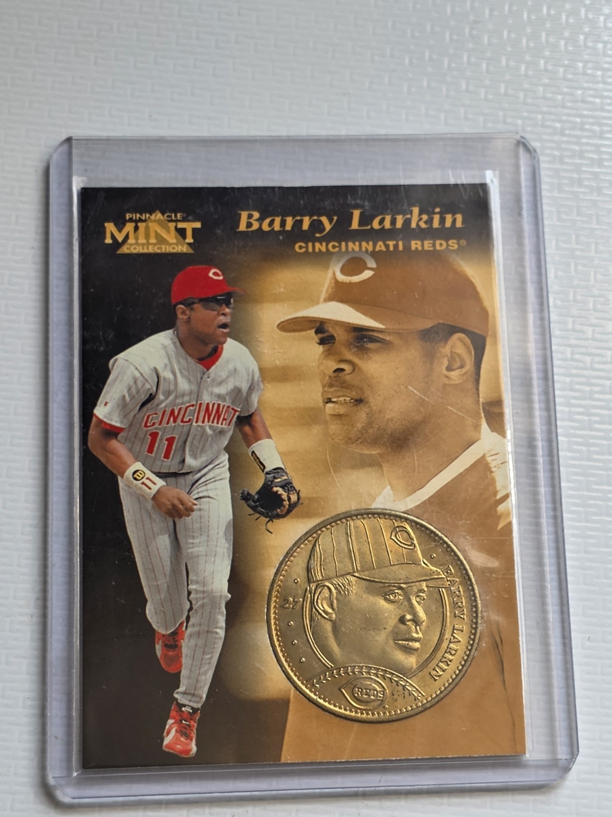 1997 Pinnacle Mint Collection Card Limited Edition Player Coin Barry Larkin #27