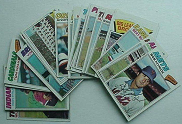 1977 TOPPS BASEBALL CARD SINGLES (251-500)  50¢ EACH+ $3.00 MINIMUM*