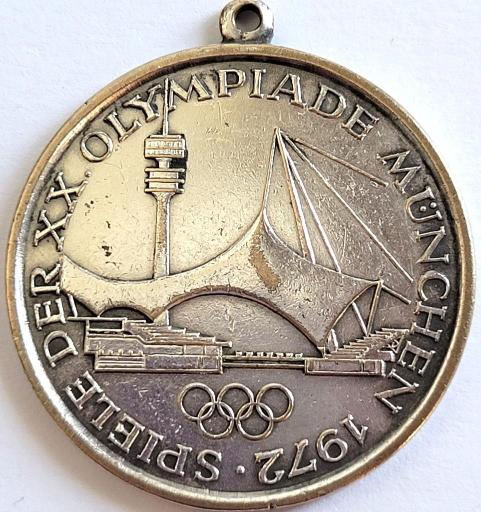 1972 Olympic Games Spiele der XX. Olympiade Munich Germany Medallion Key
