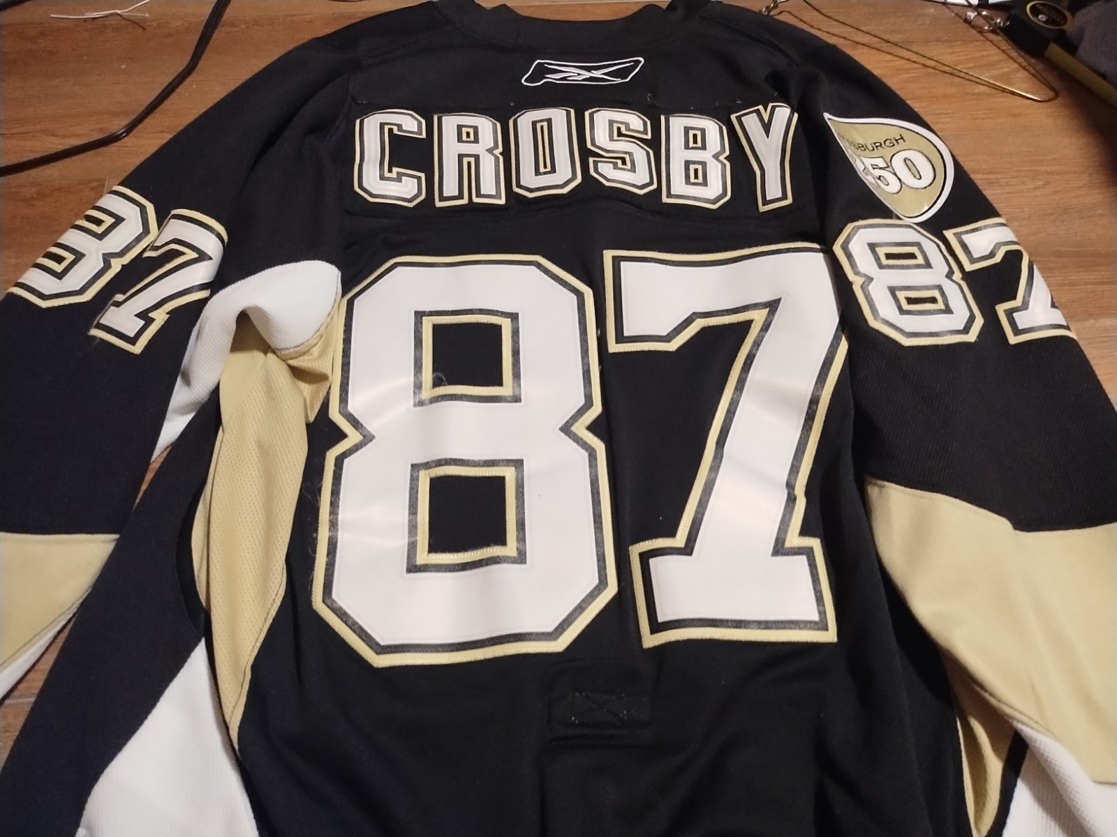 Sidney Crosby REEBOK “C” SEWN ON “Pittsburgh 250” patch made in canada.