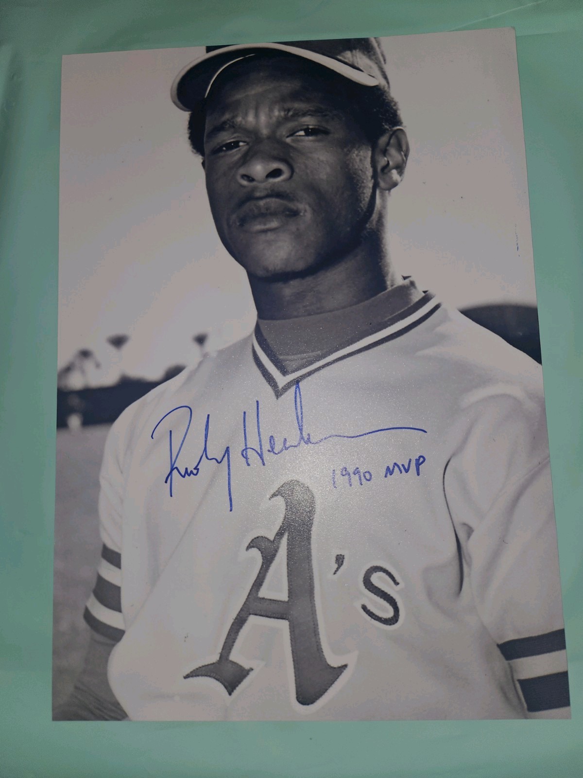 ORIGINAL RICKEY HENDERSON AUTOGRAPH ON 8.5 X12 WITH COA PHOTO 1990 MVP A’s