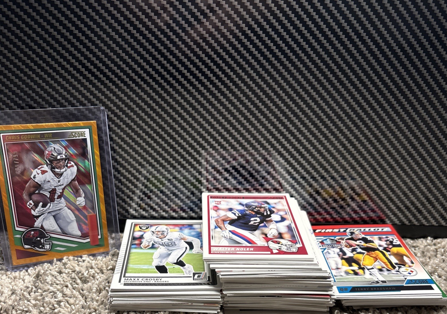 140 Card Score Football Card Lot! Top Rookies and Inserts. Huge Value Read Dsc.