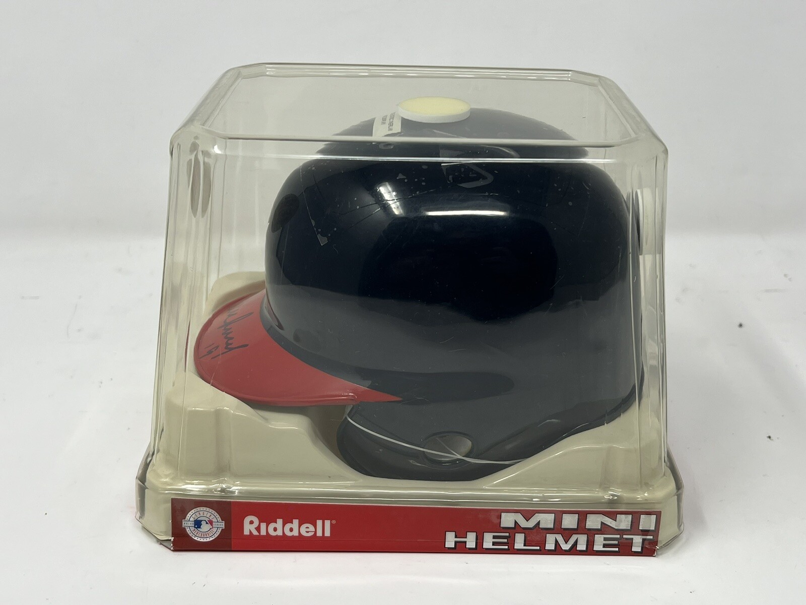 Yunel Escobar #19 Autographed / Signed Atlanta Braves Mini Helmet