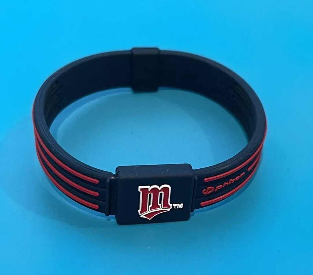 MINNESOTA TWINS PHITEN MLB Titanium Bracelet – Medium (6 3/4”) – NEW, LOOSE