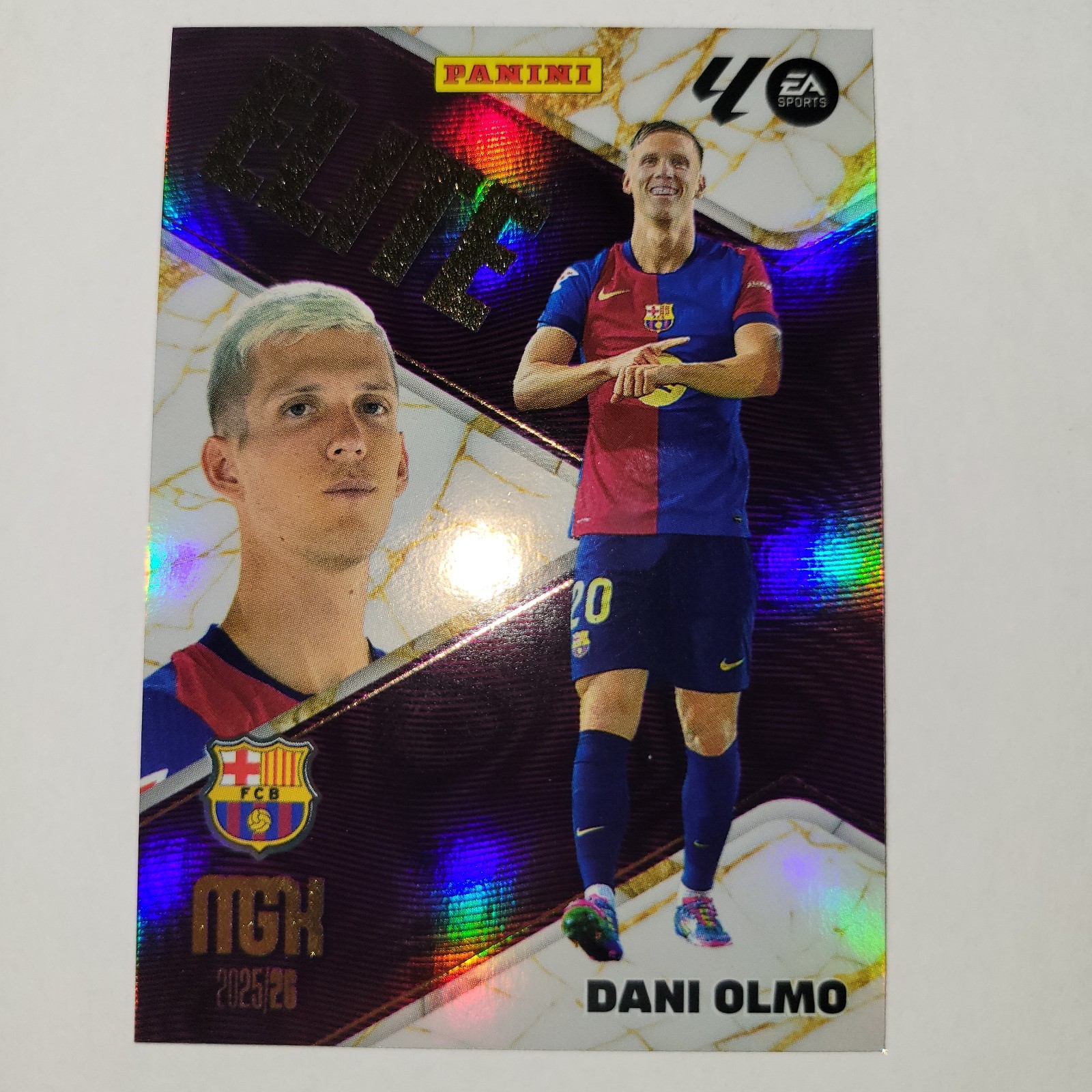 Dani Olmo Elite #4 FC Barcelona 2025-26 Panini Megacracks card, mint condition