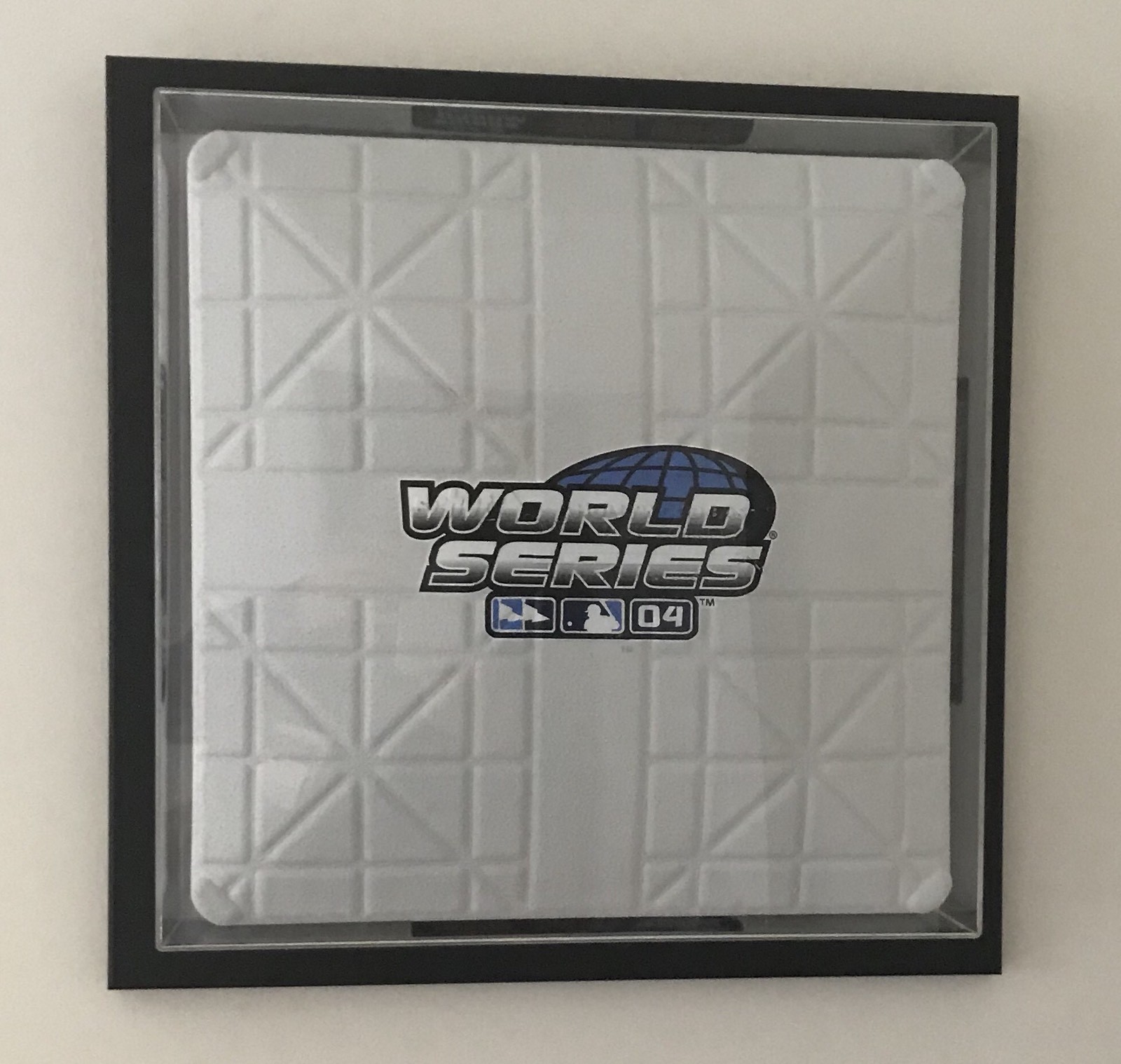Superb Wall Mount Display Case For A Full Size Authentic Hollywood MLB Base!