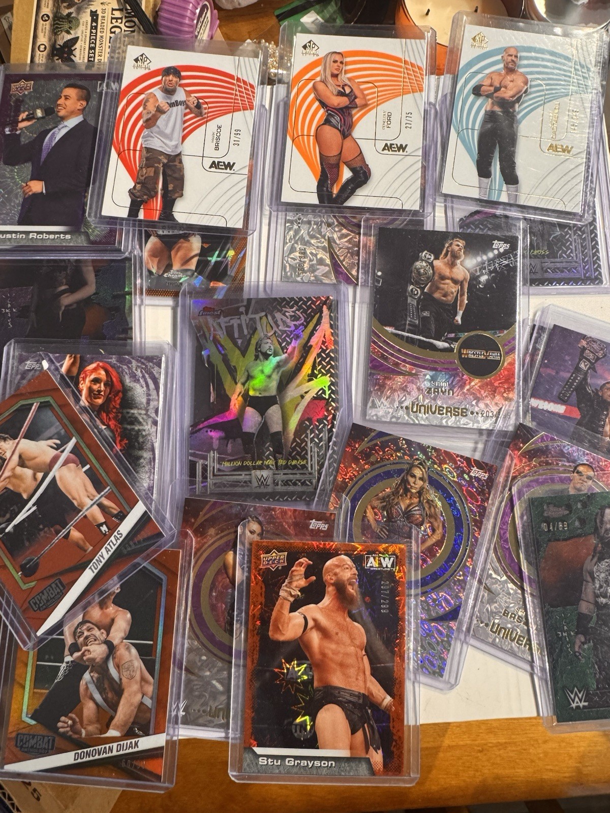 Huge collection of wrestling cards, WWE, AEW, AAA, Japan, TNA –