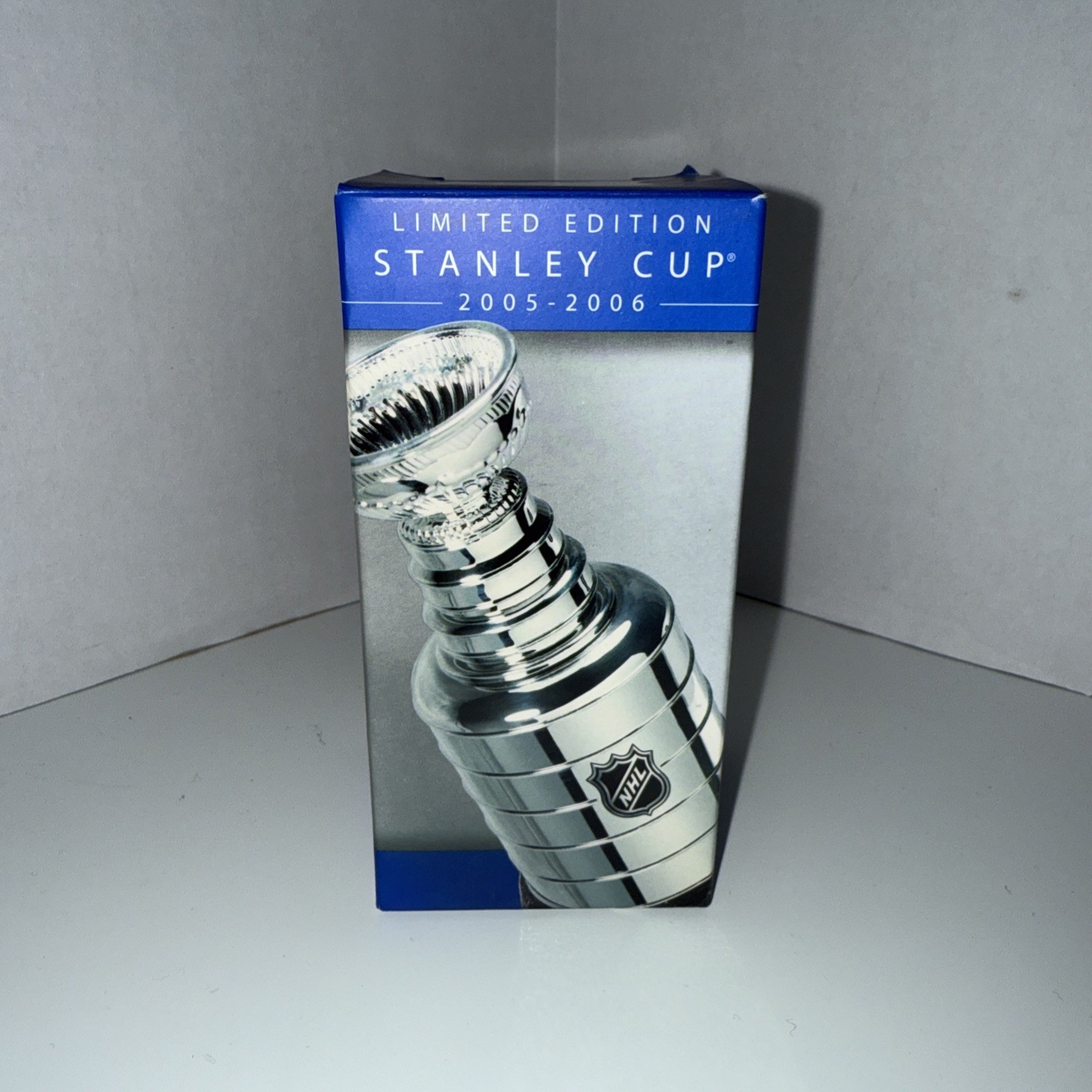 2005-2006 Stanley Cup Replica Limited Edition Nhl Hockey Trophy Giveaway