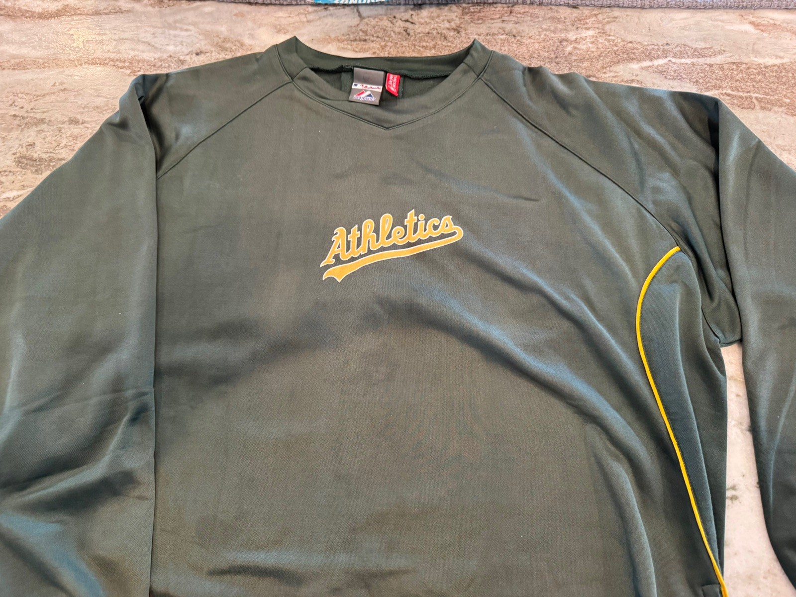 Oakland Athletics A’s Mens Sizes Big & Tall Majestic ThermaBase Crew Sweatshirt