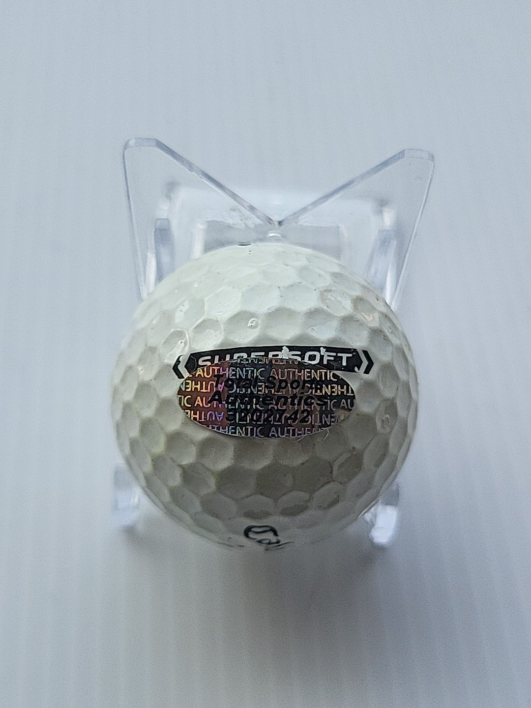 TIGER WOODS Hand-Signed Autographed Golfball with COA and (Protective Case)