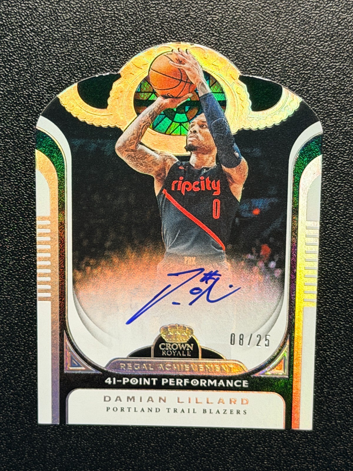 2019-20 Panini Crown Royale Damian Lillard Regal Achievement Auto #8/25 41 POINT