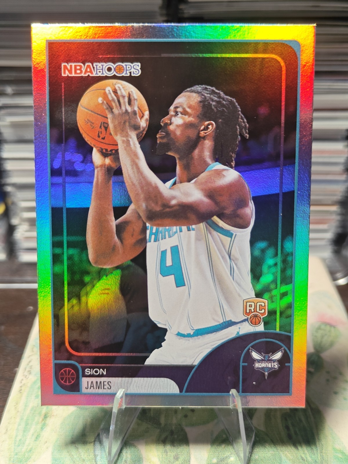 Topps NBA Hoops 2026 Sion James RC Holofoil Parallel #151 Hornets