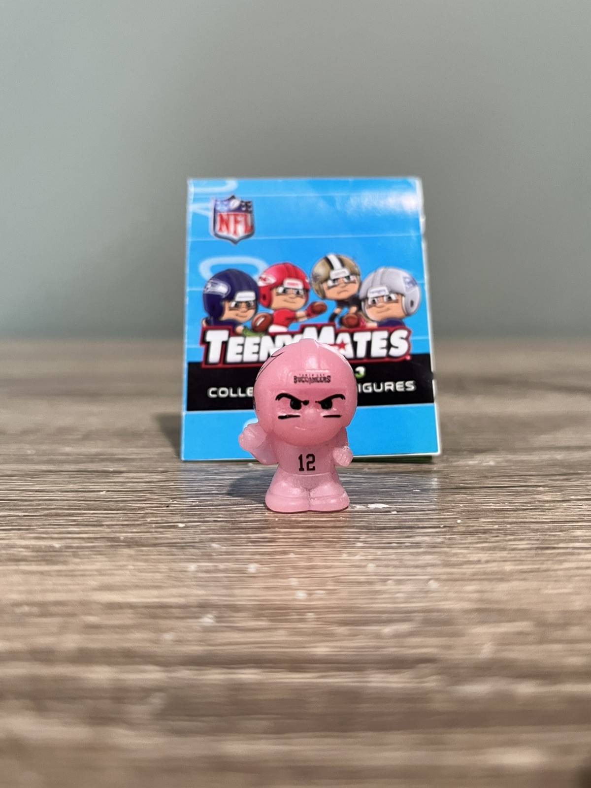 NFL TeenyMates Series X Tom Brady #12 Tampa Glow in the Dark Pink 1:64 RARE