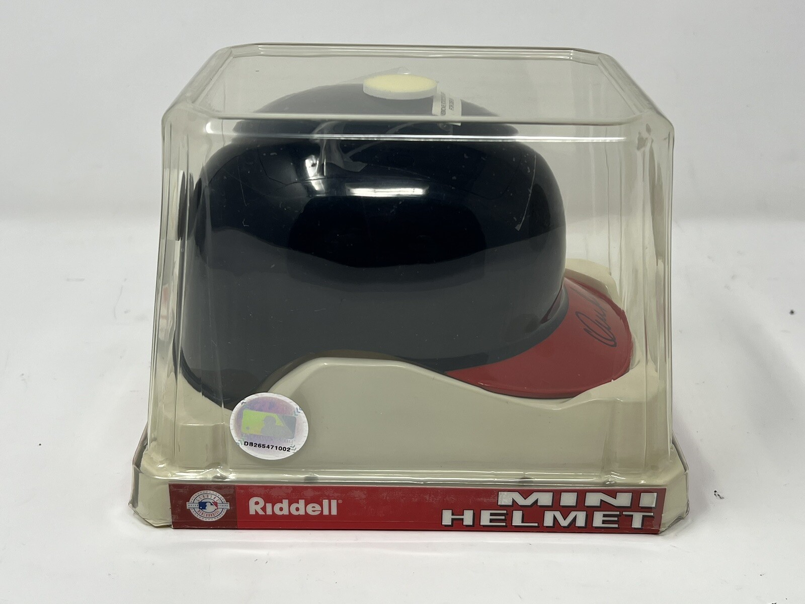 Yunel Escobar #19 Autographed / Signed Atlanta Braves Mini Helmet