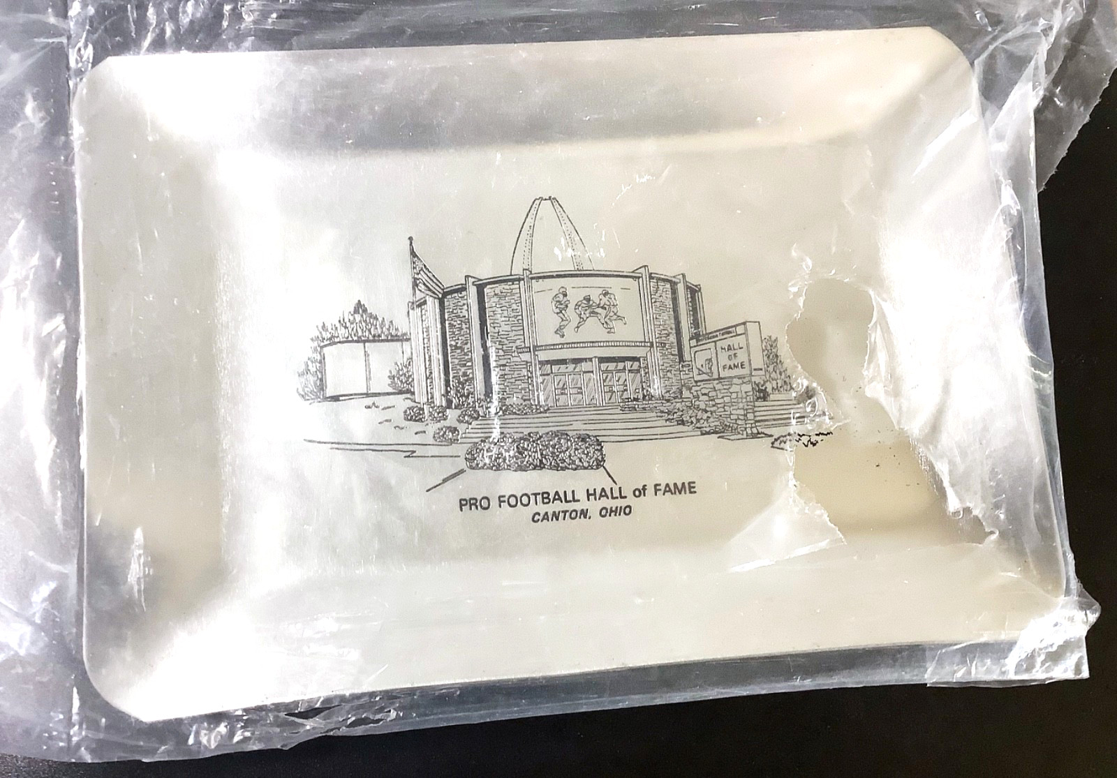 PRO FOOTBALL HALL OF FAME Souvenir Aluminum Plate – Unused – 6.75″ x 5.75″