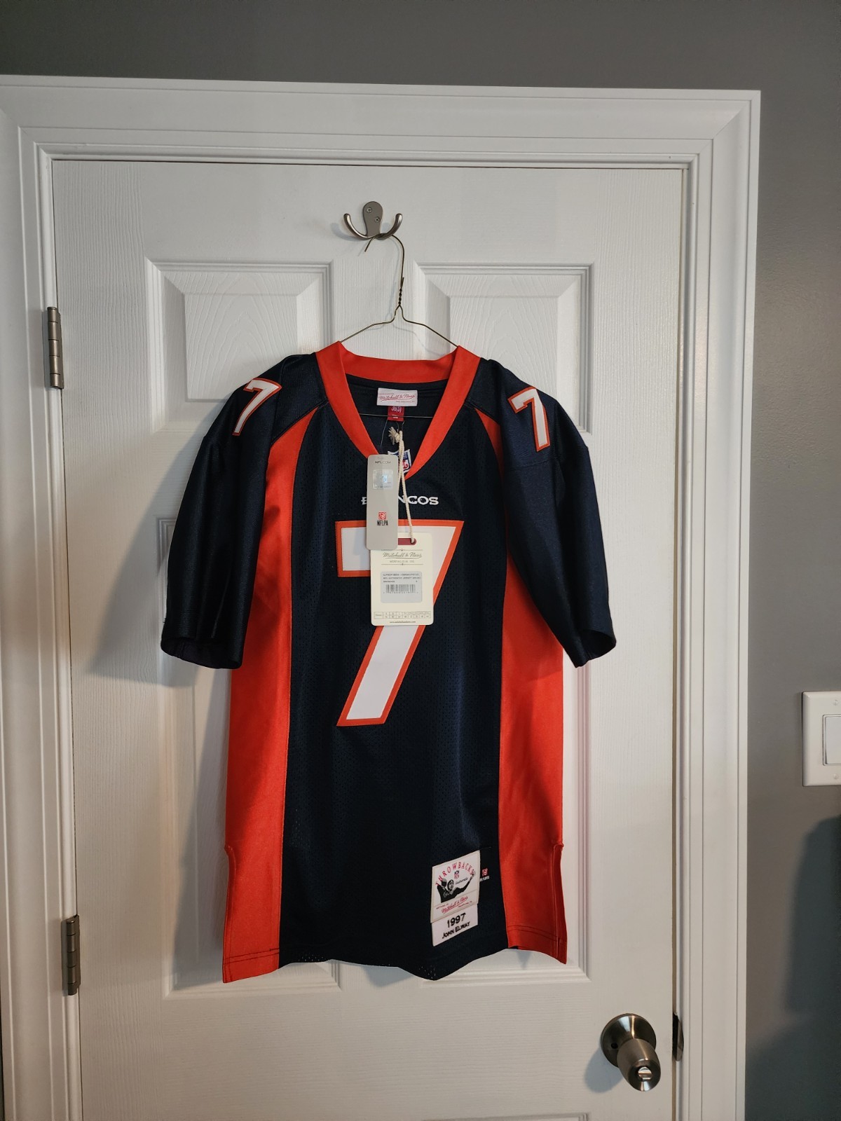 100% Authentic Mitchell & Ness 1997 Denver Broncos John Elway Jersey Sz 36 Small