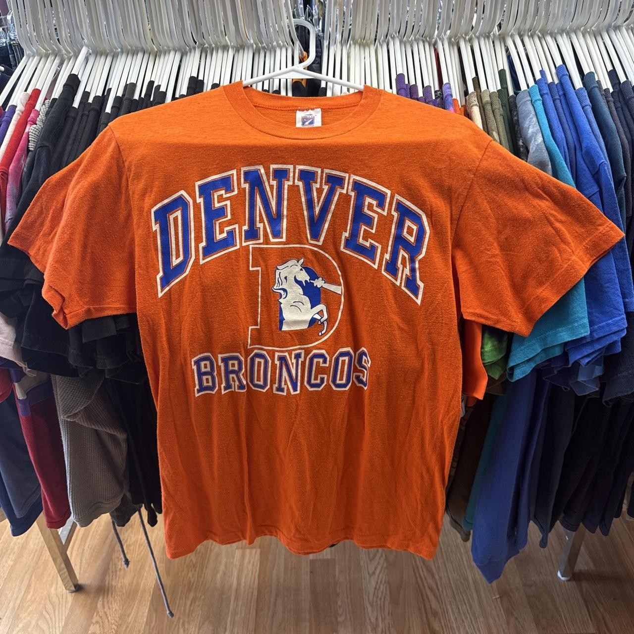 Denver Broncos Football T-shirt 90s Logo Orange tee Short Sleeve tee HN6799