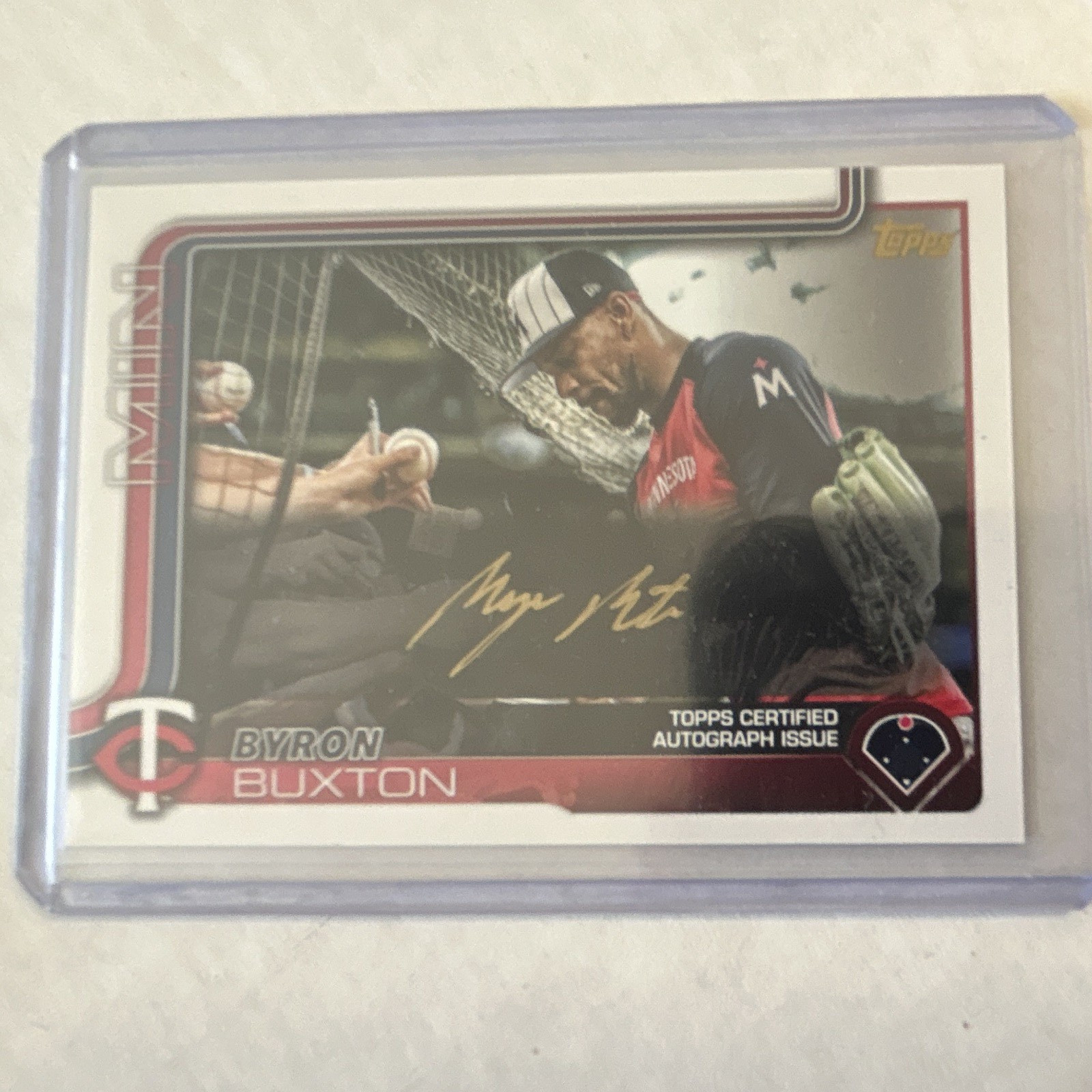 Topps 2024 Update Series Byron Buxton Golden Mirror SSP #530 Minnesota Twins