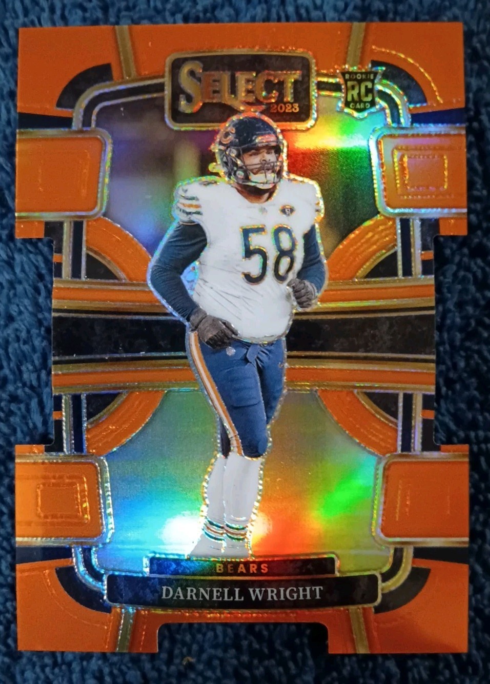 2023 Panini Select – Concourse Darnell Wright #17 Orange Prizm Die-Cut /499 (RC)