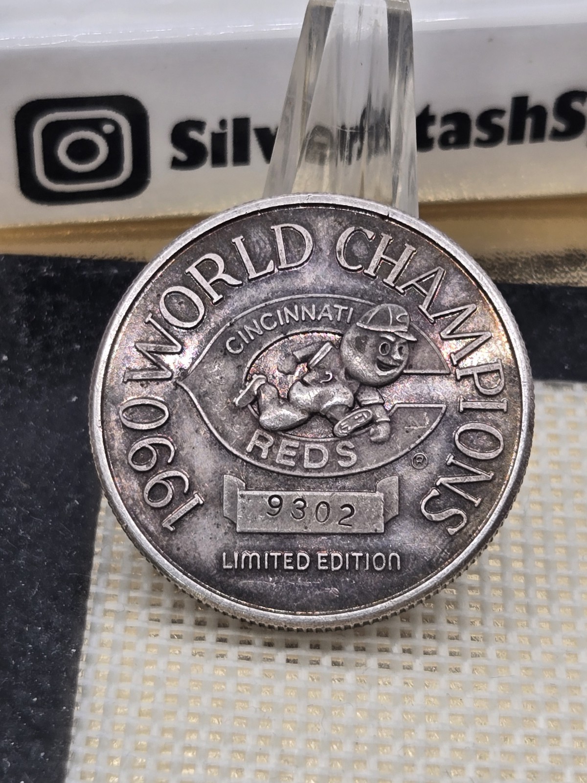 1990 WORLD SERIES CHAMPION Cincinnati REDS Limited Edition 1 Oz .999 Silver Coin