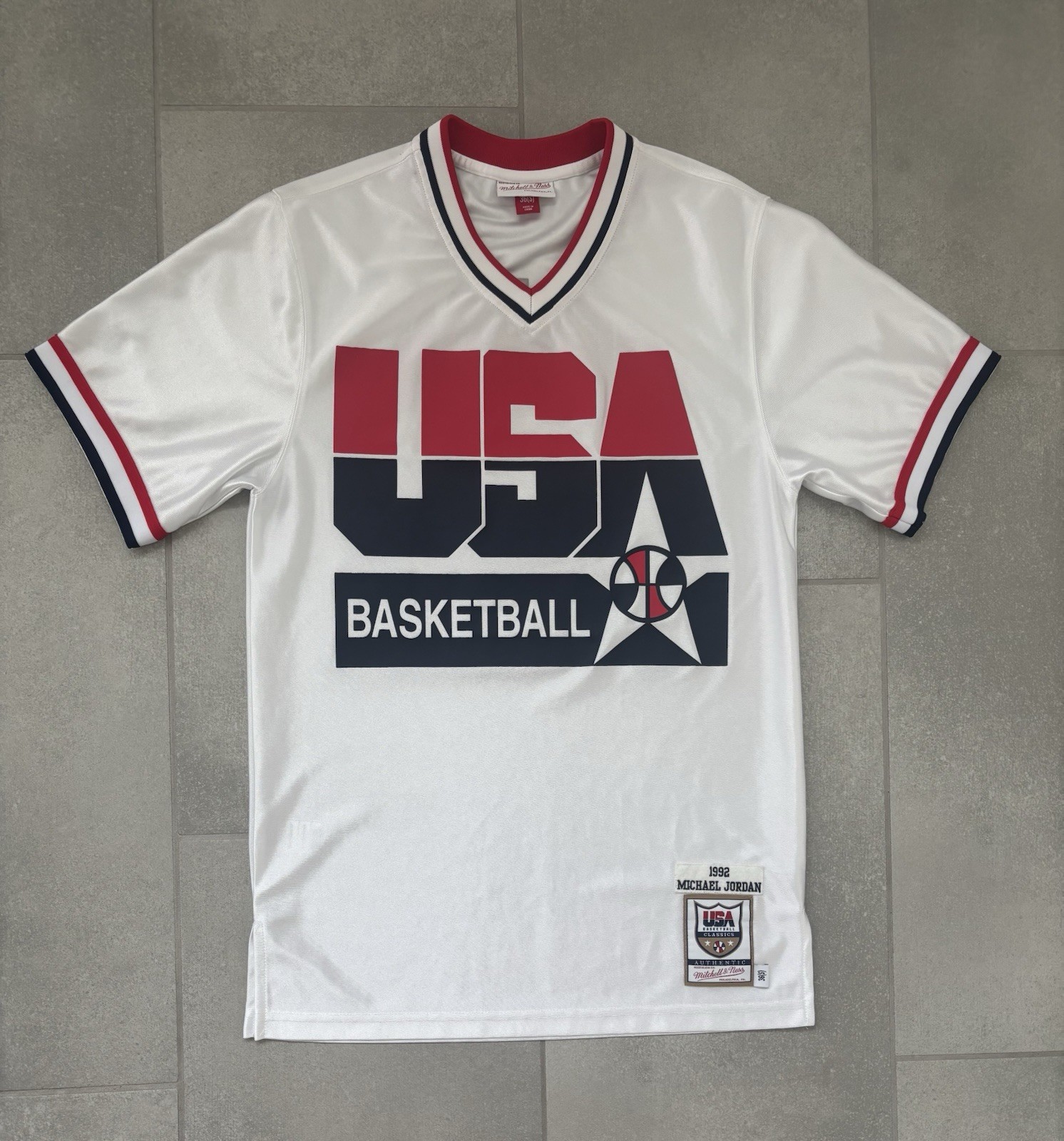 Mitchell & Ness 1992 Team USA Basketball Shooting Shirt – Michael Jordan -36 (S)