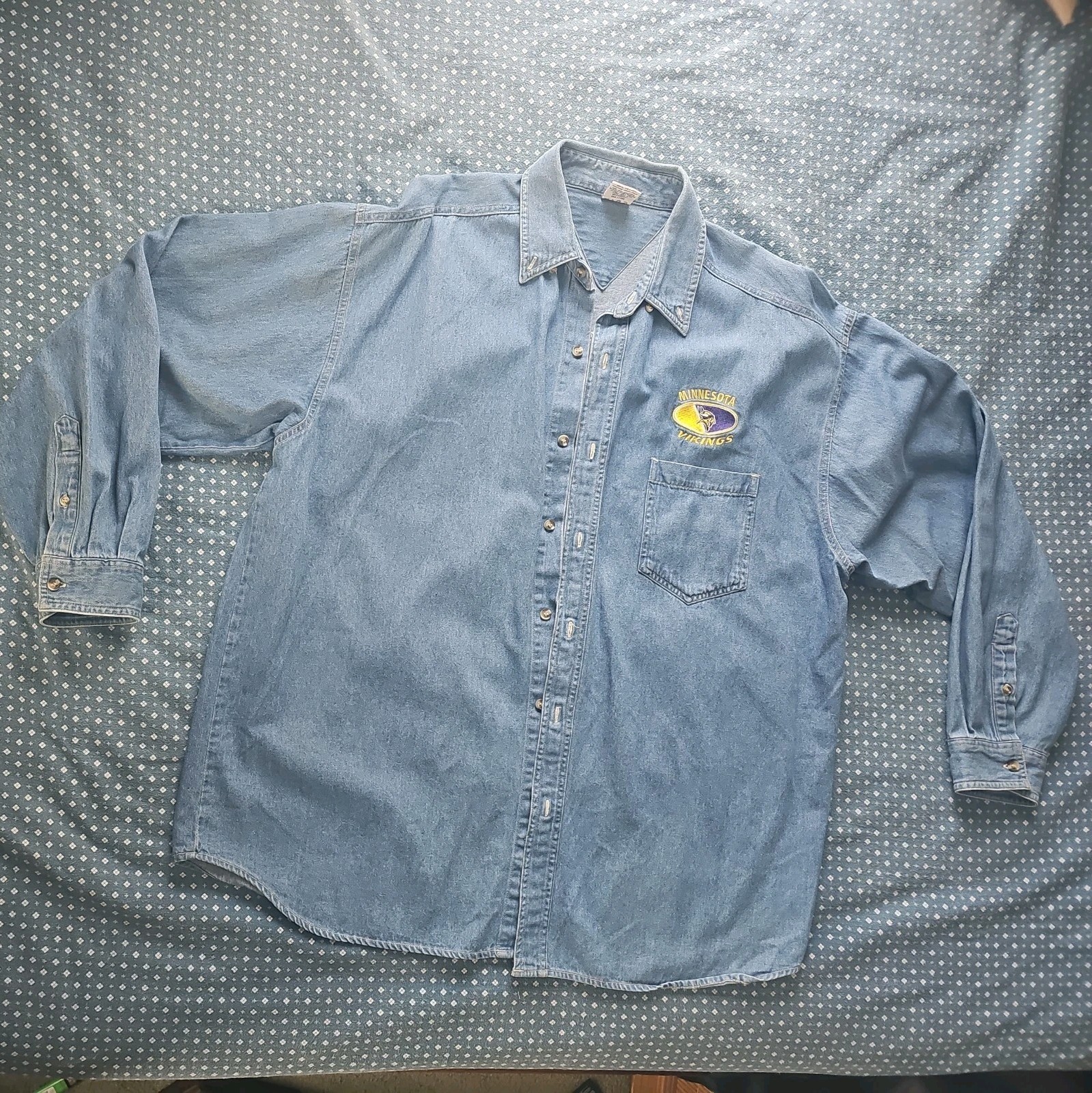 Vintage 90s NFL True Fan Sportswear Minnesota Vikings XL Denim Shirt