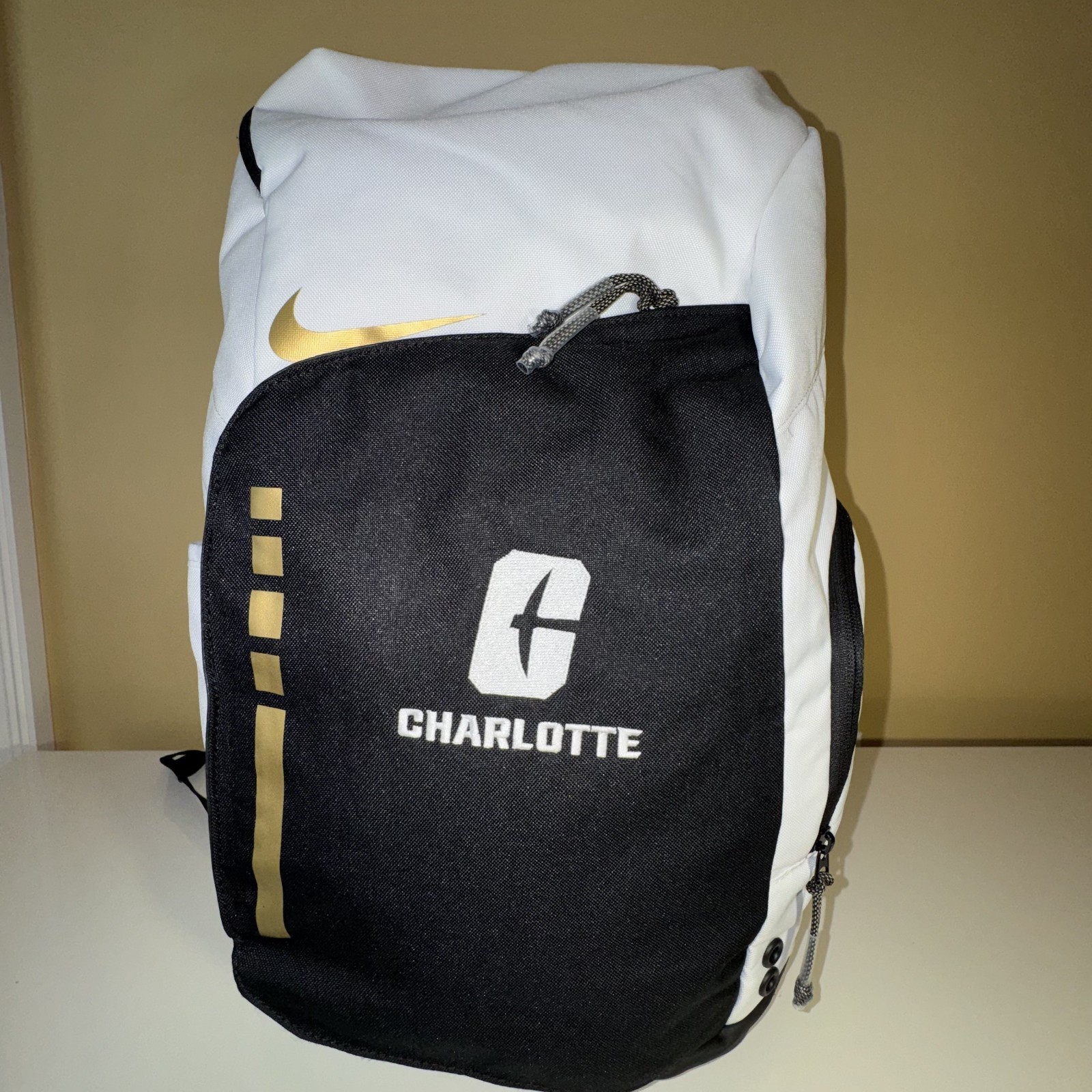 Nike Hoops Elite Pro Backpack UNC Charlotte 49ers White/Black Team Issue 30