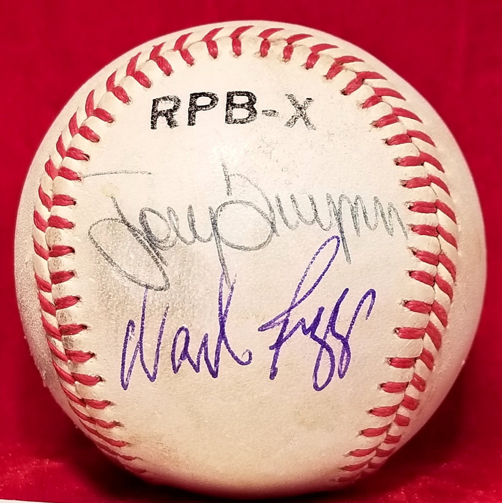 1980s Tony Gwynn & Wade Boggs Dual Signed Ball HOF Padres Red Sox Team vtg