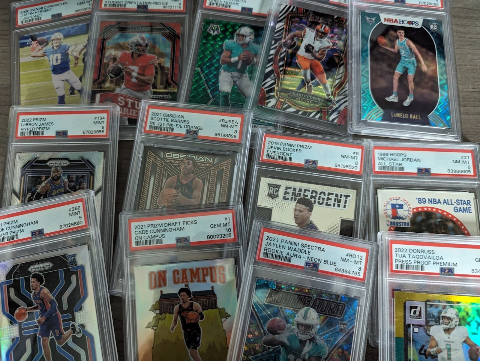 NFL NBA Hot Packs – 15 Cards With 5 Rookies / Slabs, Autos, Mems, SPs, Read