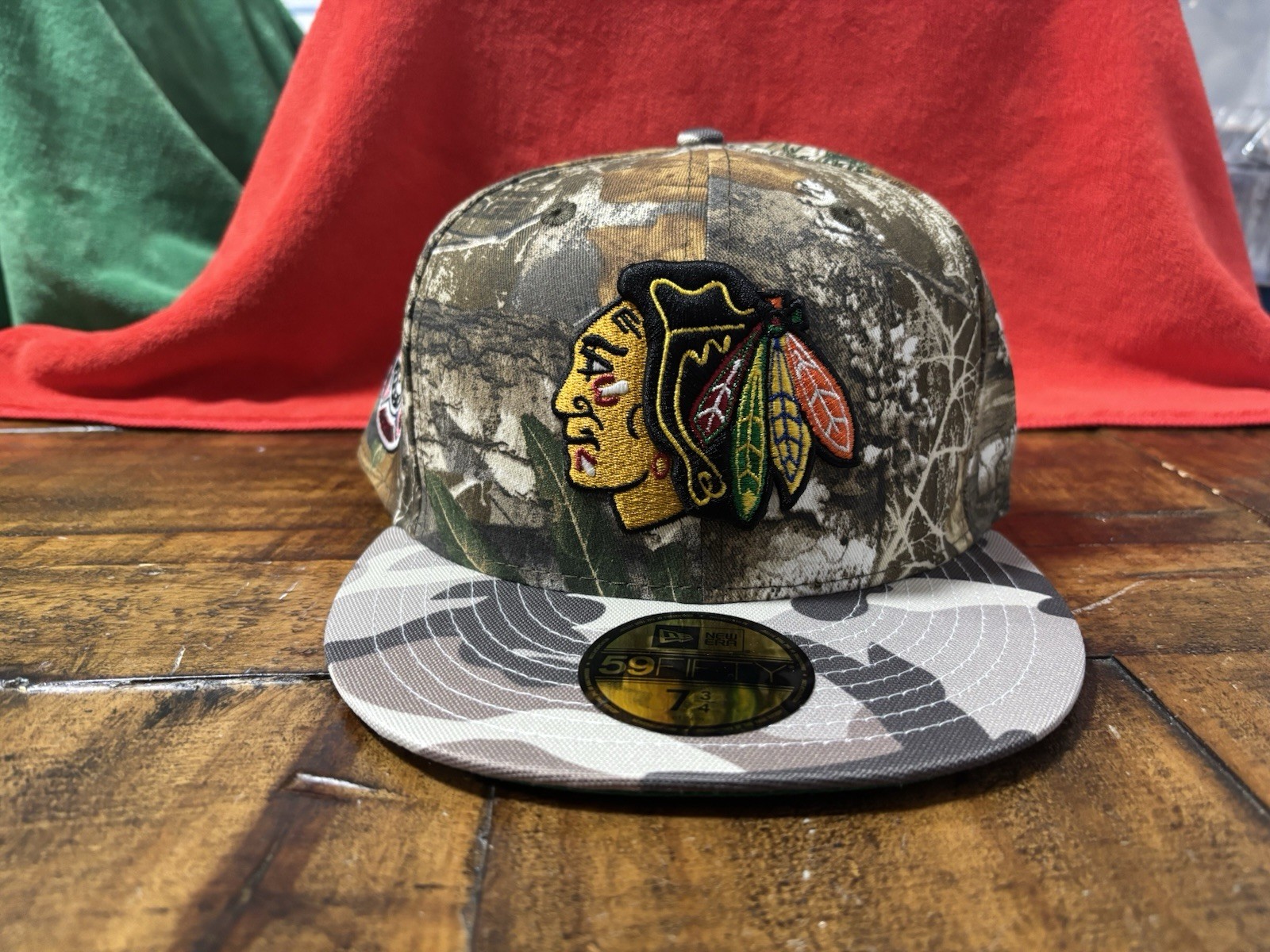 Chicago Blackhawks Realtree Camo New Era Fitted 7 3/4 Green UV Glow In The Dark