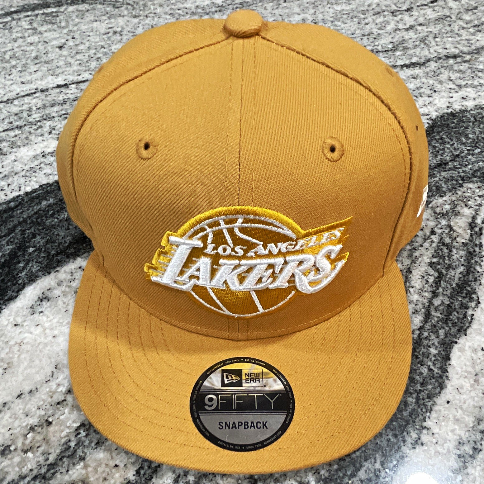 New Era 9FIFTY Los Angeles Lakers NBA Gold Snapback Cap Hat One Size