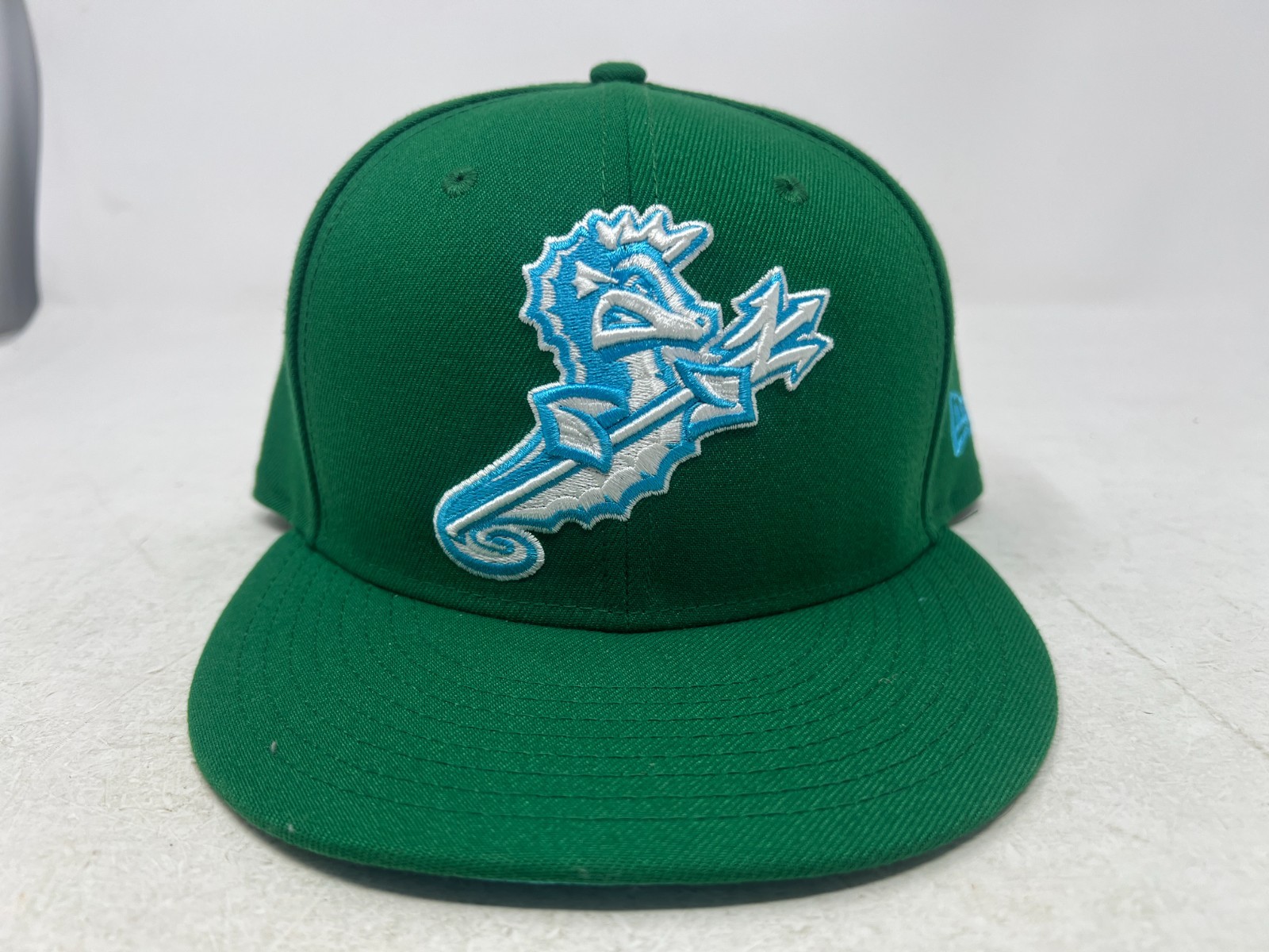 New Era 59FIFTY Norfolk Tides MiLB Fitted Baseball Hat Green 7 3/8 Blue Seahorse