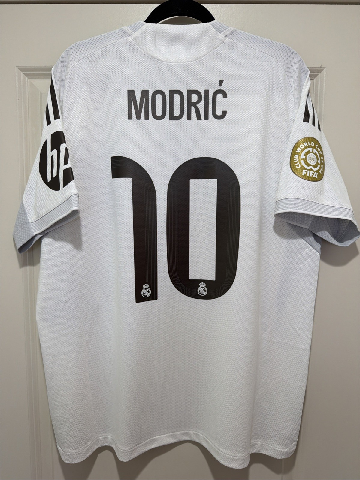 Modric #10 Mens XL Adidas Real Madrid Authentic Club World Cup Home Jersey