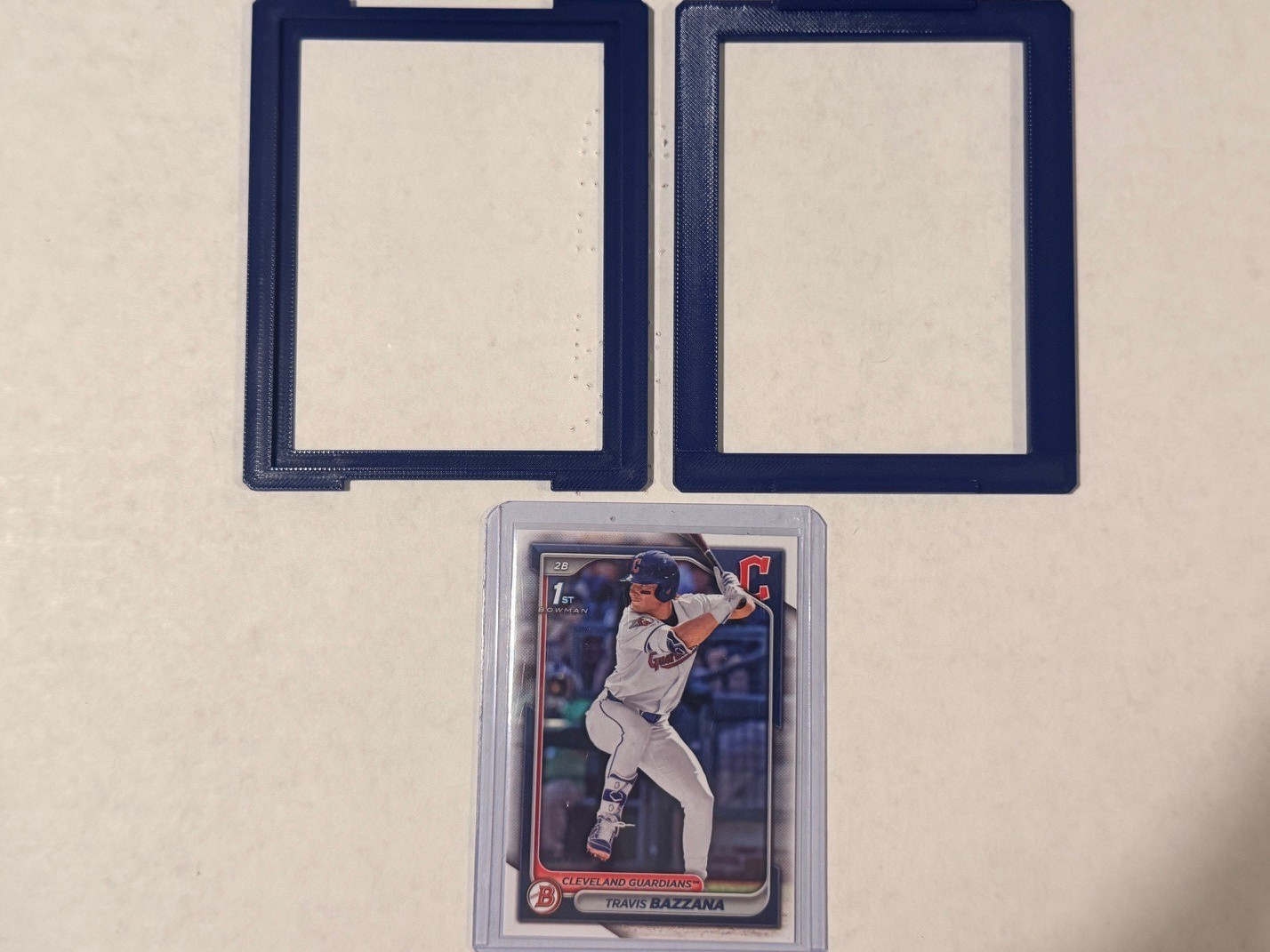 Toploader snap together frame – show your cards off with style!